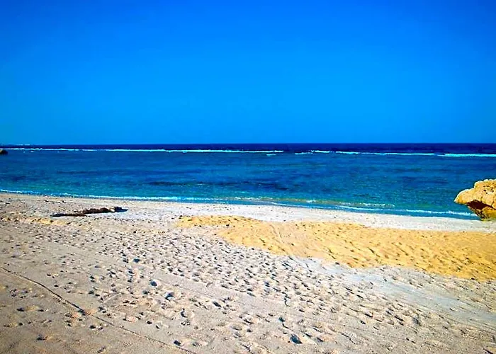 Hotel Oyster Bay 3*